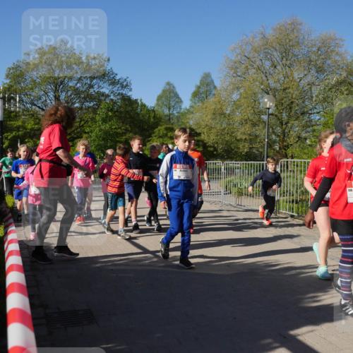 25.04.2025 - Das Zehntel Zöllner http://msf.ph/oto/7756838 26.04.2025 08:49:40 Laufen 1898 meine-sportfotos.de