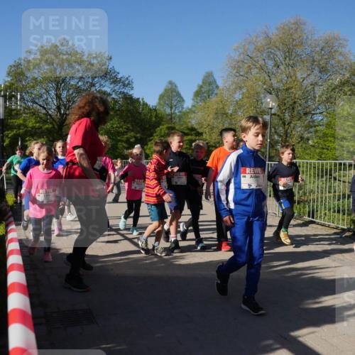 25.04.2025 - Das Zehntel Zöllner http://msf.ph/oto/7756847 26.04.2025 08:49:41 Laufen 1374 meine-sportfotos.de
