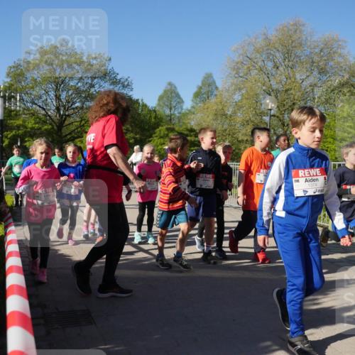 25.04.2025 - Das Zehntel Zöllner http://msf.ph/oto/7756852 26.04.2025 08:49:42 Laufen 1374 meine-sportfotos.de