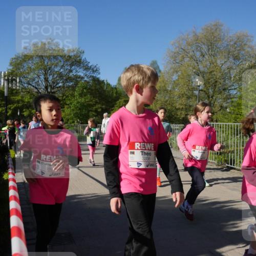 25.04.2025 - Das Zehntel Zöllner http://msf.ph/oto/7757160 26.04.2025 08:50:10 Laufen 339, 3338 meine-sportfotos.de