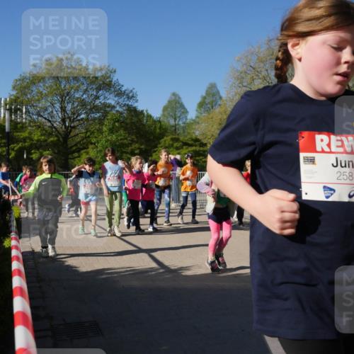 25.04.2025 - Das Zehntel Zöllner http://msf.ph/oto/7757188 26.04.2025 08:50:13 Laufen 2581 meine-sportfotos.de