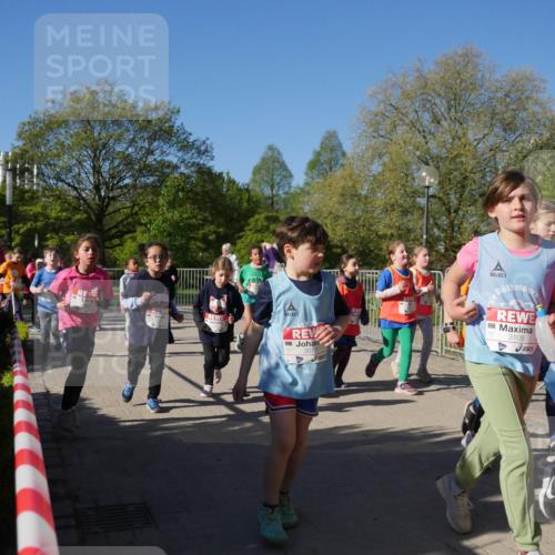 25.04.2025 - Das Zehntel Zöllner http://msf.ph/oto/7757217 26.04.2025 08:50:15 Laufen 3071, 3108 meine-sportfotos.de