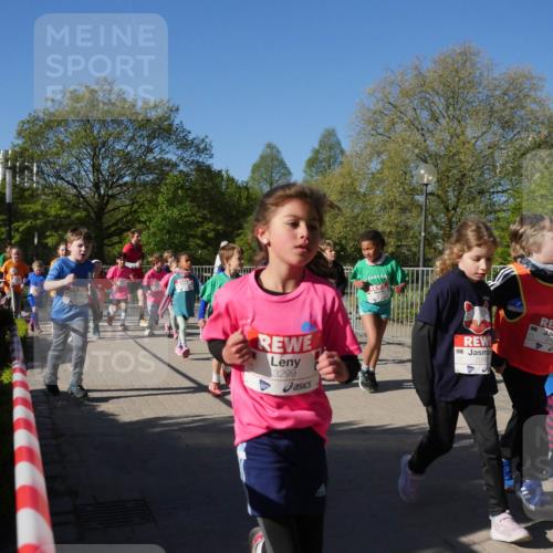 25.04.2025 - Das Zehntel Zöllner http://msf.ph/oto/7757231 26.04.2025 08:50:17 Laufen 3299, 2265, 2758 meine-sportfotos.de