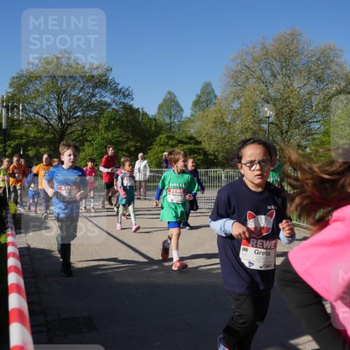 25.04.2025 - Das Zehntel Zöllner http://msf.ph/oto/7757236 26.04.2025 08:50:17 Laufen 2252 meine-sportfotos.de