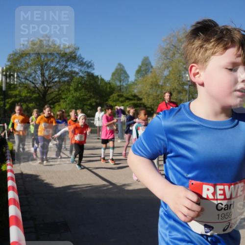 25.04.2025 - Das Zehntel Zöllner http://msf.ph/oto/7757255 26.04.2025 08:50:19 Laufen 1959 meine-sportfotos.de