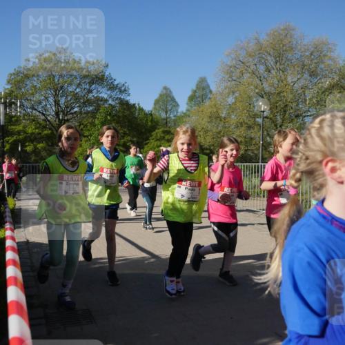 25.04.2025 - Das Zehntel Zöllner http://msf.ph/oto/7757291 26.04.2025 08:50:23 Laufen 3124 meine-sportfotos.de