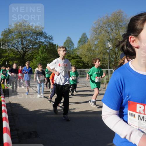 25.04.2025 - Das Zehntel Zöllner http://msf.ph/oto/7757383 26.04.2025 08:50:31 Laufen 2045 meine-sportfotos.de