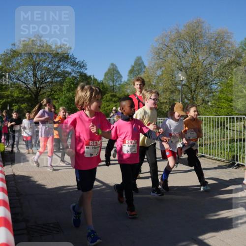 25.04.2025 - Das Zehntel Zöllner http://msf.ph/oto/7757528 26.04.2025 08:50:44 Laufen 32 meine-sportfotos.de