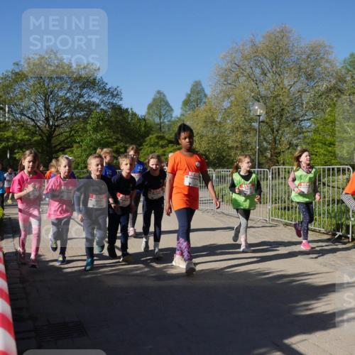 25.04.2025 - Das Zehntel Zöllner http://msf.ph/oto/7757572 26.04.2025 08:50:49 Laufen 3701 meine-sportfotos.de