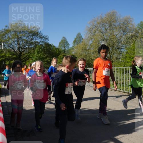 25.04.2025 - Das Zehntel Zöllner http://msf.ph/oto/7757579 26.04.2025 08:50:50 Laufen 3290, 3260, 254 meine-sportfotos.de