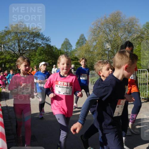 25.04.2025 - Das Zehntel Zöllner http://msf.ph/oto/7757582 26.04.2025 08:50:50 Laufen 3290, 3260 meine-sportfotos.de