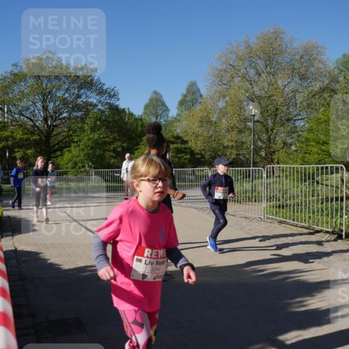25.04.2025 - Das Zehntel Zöllner http://msf.ph/oto/7757636 26.04.2025 08:50:56 Laufen 3244 meine-sportfotos.de