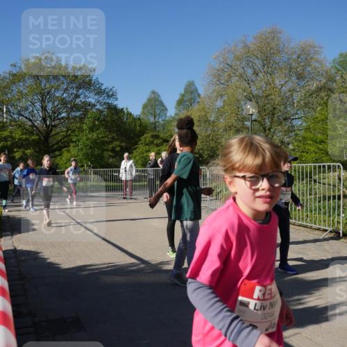 25.04.2025 - Das Zehntel Zöllner http://msf.ph/oto/7757640 26.04.2025 08:50:56 Laufen 3244 meine-sportfotos.de