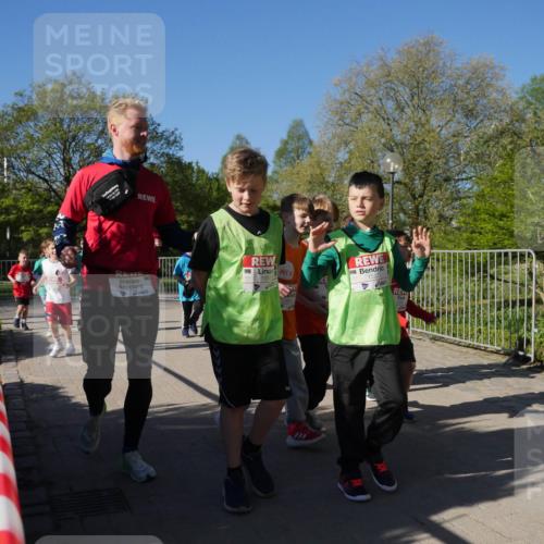 25.04.2025 - Das Zehntel Zöllner http://msf.ph/oto/7757843 26.04.2025 08:51:16 Laufen 1551 meine-sportfotos.de