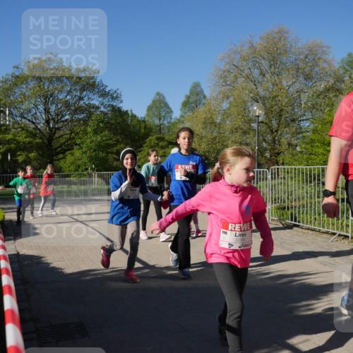25.04.2025 - Das Zehntel Zöllner http://msf.ph/oto/7758120 26.04.2025 08:51:52 Laufen 3294 meine-sportfotos.de