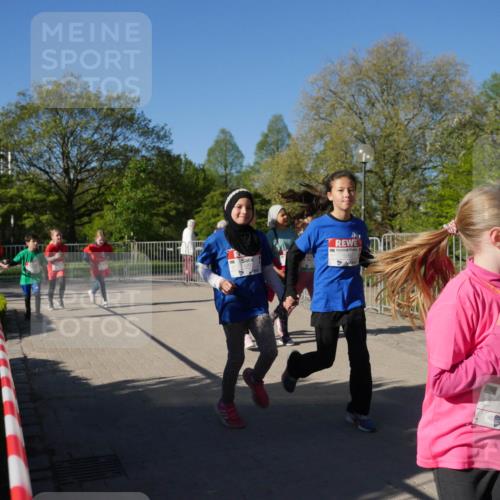 25.04.2025 - Das Zehntel Zöllner http://msf.ph/oto/7758125 26.04.2025 08:51:52 Laufen 3294 meine-sportfotos.de