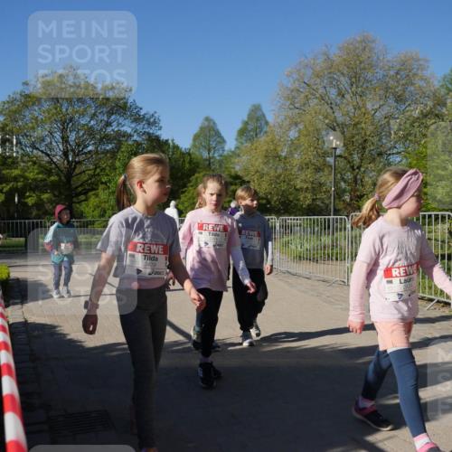 25.04.2025 - Das Zehntel Zöllner http://msf.ph/oto/7758216 26.04.2025 08:52:02 Laufen 2429, 2424 meine-sportfotos.de