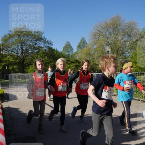 25.04.2025 - Das Zehntel Zöllner http://msf.ph/oto/7758292 26.04.2025 08:52:18 Laufen 2777, 2768, 2580 meine-sportfotos.de