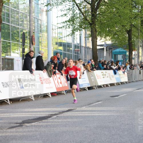 25.04.2025 - Das Zehntel Lena Gebhardt http://msf.ph/oto/7771398 26.04.2025 08:47:54 Ziel 1490, 3953 meine-sportfotos.de