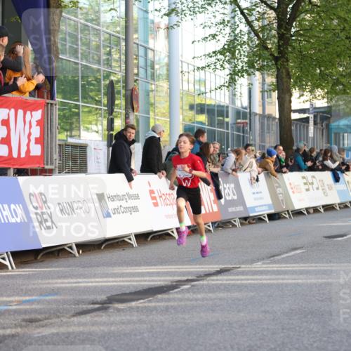 25.04.2025 - Das Zehntel Lena Gebhardt http://msf.ph/oto/7771406 26.04.2025 08:47:54 Ziel 1490, 3953 meine-sportfotos.de