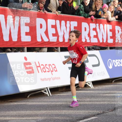 25.04.2025 - Das Zehntel Lena Gebhardt http://msf.ph/oto/7771487 26.04.2025 08:47:56 Ziel 1490, 3953 meine-sportfotos.de