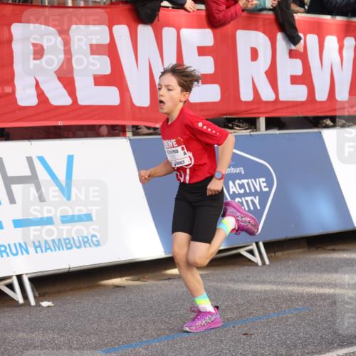25.04.2025 - Das Zehntel Lena Gebhardt http://msf.ph/oto/7771519 26.04.2025 08:47:56 Ziel 1490, 3953 meine-sportfotos.de