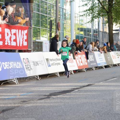 25.04.2025 - Das Zehntel Lena Gebhardt http://msf.ph/oto/7771550 26.04.2025 08:48:03 Ziel 1490, 2715, 3469, 3953 meine-sportfotos.de