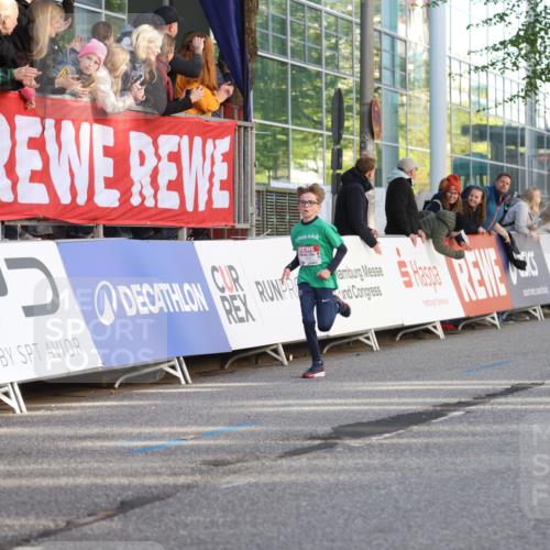 25.04.2025 - Das Zehntel Lena Gebhardt http://msf.ph/oto/7771575 26.04.2025 08:48:04 Ziel 1490, 2715, 3469, 3953 meine-sportfotos.de