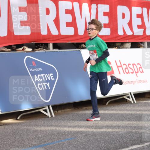 25.04.2025 - Das Zehntel Lena Gebhardt http://msf.ph/oto/7771706 26.04.2025 08:48:06 Ziel 1490, 2715, 3469 meine-sportfotos.de