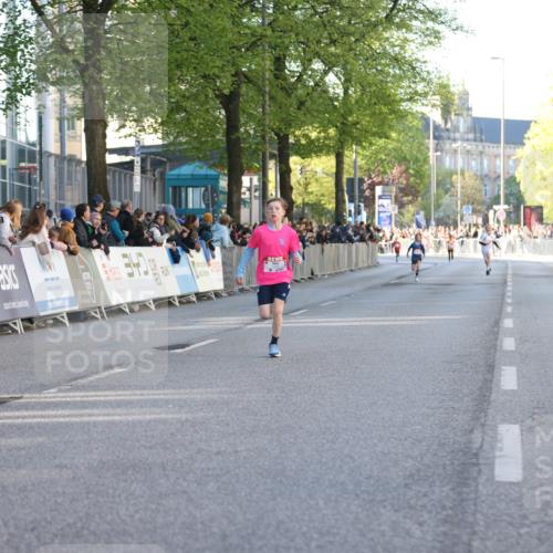 25.04.2025 - Das Zehntel Lena Gebhardt http://msf.ph/oto/7771755 26.04.2025 08:48:21 Ziel 2379, 2715, 3469, 3823 meine-sportfotos.de