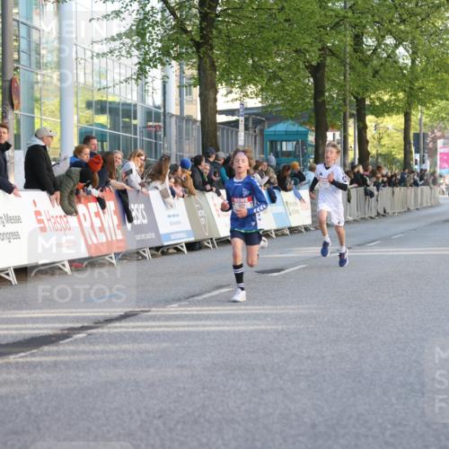 25.04.2025 - Das Zehntel Lena Gebhardt http://msf.ph/oto/7771919 26.04.2025 08:48:29 Ziel 1926, 2379, 2715, 2961, 2990, 3469, 3823 meine-sportfotos.de