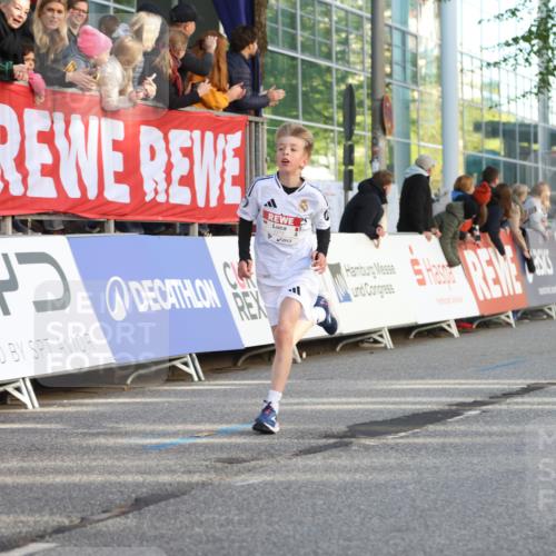 25.04.2025 - Das Zehntel Lena Gebhardt http://msf.ph/oto/7771992 26.04.2025 08:48:32 Ziel 1926, 2379, 2715, 2961, 2990, 3469, 3823 meine-sportfotos.de