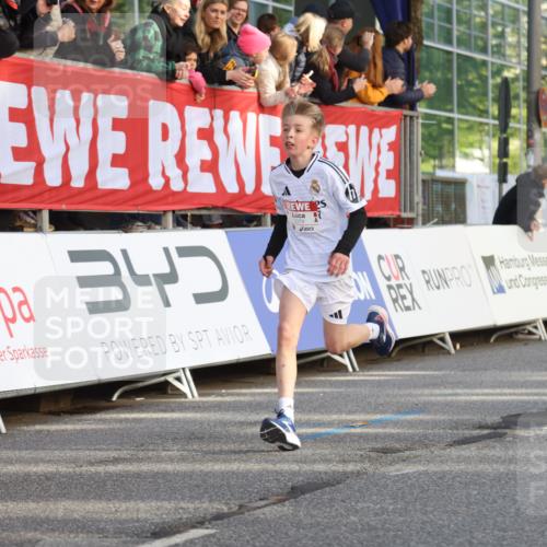 25.04.2025 - Das Zehntel Lena Gebhardt http://msf.ph/oto/7772008 26.04.2025 08:48:32 Ziel 1926, 2379, 2715, 2961, 2990, 3469, 3823 meine-sportfotos.de