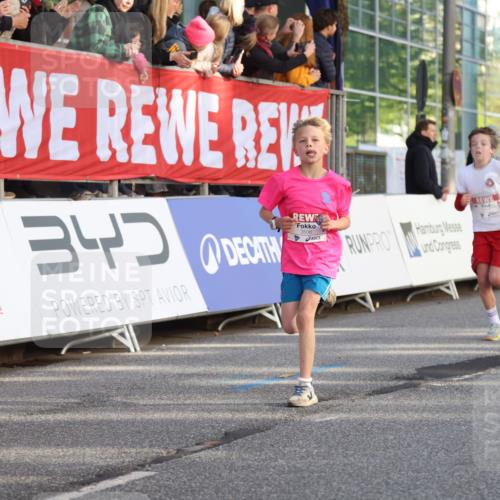 25.04.2025 - Das Zehntel Lena Gebhardt http://msf.ph/oto/7773293 26.04.2025 08:49:07 Ziel 1452, 1754, 1929, 2018, 2696, 3488, 3506, 3606, 3613, 3785, 3792 meine-sportfotos.de