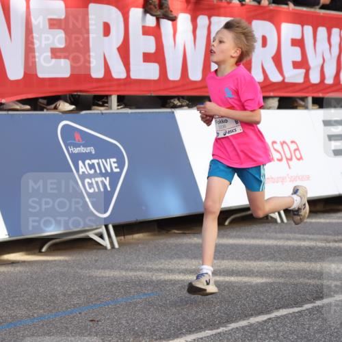 25.04.2025 - Das Zehntel Lena Gebhardt http://msf.ph/oto/7773459 26.04.2025 08:49:08 Ziel 1452, 1754, 1929, 2018, 2513, 2696, 3488, 3506, 3606, 3613, 3785, 3792 meine-sportfotos.de