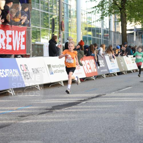 25.04.2025 - Das Zehntel Lena Gebhardt http://msf.ph/oto/7773617 26.04.2025 08:49:20 Ziel 1452, 1537, 1945, 2018, 2021, 2377, 2513, 2696, 3488, 3606, 3613, 3785 meine-sportfotos.de