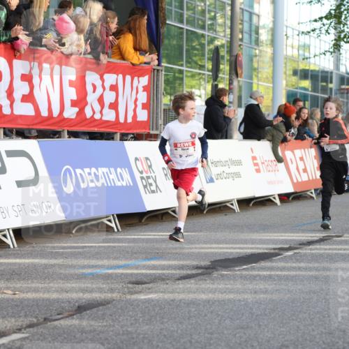 25.04.2025 - Das Zehntel Lena Gebhardt http://msf.ph/oto/7776666 26.04.2025 08:50:16 Ziel 1131, 1283, 1549, 1750, 2014, 2208, 2349, 2363, 2637, 2655, 2728, 2739, 2874, 3233, 3455, 3485, 3527 meine-sportfotos.de