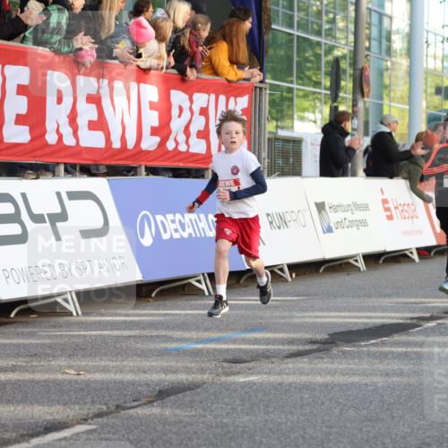 25.04.2025 - Das Zehntel Lena Gebhardt http://msf.ph/oto/7776700 26.04.2025 08:50:17 Ziel 1283, 1549, 1750, 2014, 2208, 2349, 2363, 2637, 2655, 2728, 2739, 2874, 3233, 3455, 3485, 3527 meine-sportfotos.de