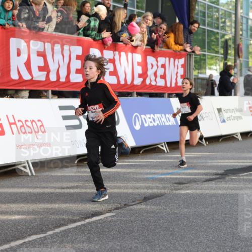 25.04.2025 - Das Zehntel Lena Gebhardt http://msf.ph/oto/7776963 26.04.2025 08:50:19 Ziel 1283, 1549, 1750, 2014, 2208, 2349, 2363, 2637, 2655, 2728, 2739, 2874, 3233, 3455, 3485, 3527, 3528 meine-sportfotos.de