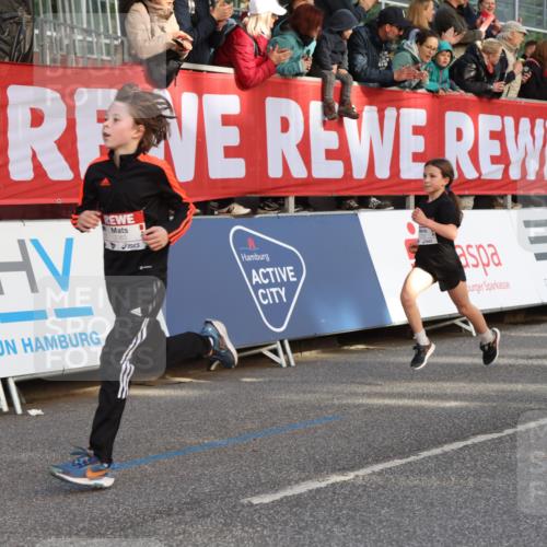 25.04.2025 - Das Zehntel Lena Gebhardt http://msf.ph/oto/7777039 26.04.2025 08:50:20 Ziel 1283, 1549, 1750, 2014, 2208, 2349, 2363, 2517, 2637, 2655, 2728, 2739, 2874, 3233, 3455, 3485, 3527, 3528 meine-sportfotos.de