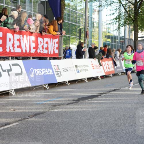 25.04.2025 - Das Zehntel Lena Gebhardt http://msf.ph/oto/7777134 26.04.2025 08:50:21 Ziel 1283, 1549, 1750, 2014, 2208, 2349, 2363, 2397, 2517, 2637, 2655, 2728, 2739, 2874, 3233, 3455, 3485, 3527, 3528, 3774 meine-sportfotos.de