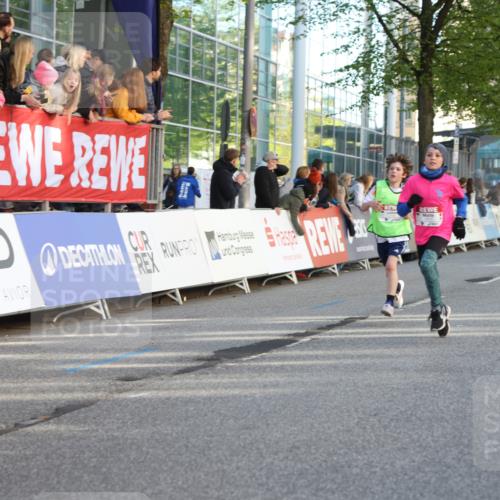 25.04.2025 - Das Zehntel Lena Gebhardt http://msf.ph/oto/7777145 26.04.2025 08:50:21 Ziel 1283, 1549, 1750, 2014, 2208, 2349, 2363, 2397, 2517, 2637, 2655, 2728, 2739, 2874, 3233, 3455, 3485, 3527, 3528, 3774 meine-sportfotos.de