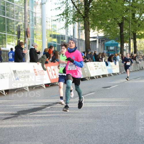 25.04.2025 - Das Zehntel Lena Gebhardt http://msf.ph/oto/7777160 26.04.2025 08:50:21 Ziel 1283, 1549, 1750, 2014, 2208, 2349, 2363, 2397, 2517, 2637, 2655, 2728, 2739, 2874, 3233, 3455, 3485, 3527, 3528, 3774 meine-sportfotos.de