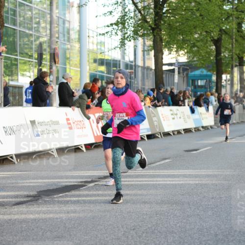 25.04.2025 - Das Zehntel Lena Gebhardt http://msf.ph/oto/7777187 26.04.2025 08:50:21 Ziel 1283, 1549, 1750, 2014, 2208, 2349, 2363, 2397, 2517, 2637, 2655, 2728, 2739, 2874, 3233, 3455, 3485, 3527, 3528, 3774 meine-sportfotos.de