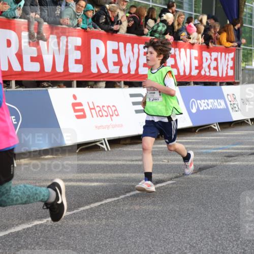 25.04.2025 - Das Zehntel Lena Gebhardt http://msf.ph/oto/7777299 26.04.2025 08:50:23 Ziel 1283, 1458, 1549, 1750, 2014, 2208, 2349, 2363, 2397, 2517, 2637, 2655, 2728, 2739, 2849, 2874, 3233, 3455, 3485, 3527, 3528, 3774 meine-sportfotos.de