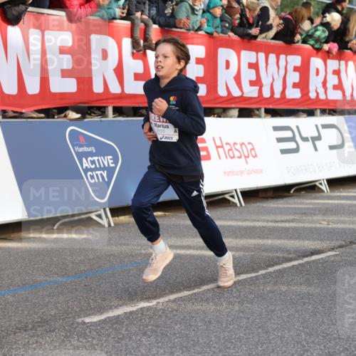 25.04.2025 - Das Zehntel Lena Gebhardt http://msf.ph/oto/7777931 26.04.2025 08:50:31 Ziel 1283, 1458, 1549, 1884, 2098, 2103, 2208, 2349, 2363, 2397, 2492, 2517, 2655, 2728, 2849, 2855, 2874, 3233, 3445, 3455, 3485, 3520, 3527, 3528, 3774, 3812, 3849, 3872 meine-sportfotos.de