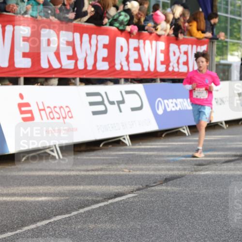 25.04.2025 - Das Zehntel Lena Gebhardt http://msf.ph/oto/7778023 26.04.2025 08:50:33 Ziel 1283, 1458, 1884, 2098, 2103, 2208, 2349, 2397, 2492, 2517, 2655, 2728, 2800, 2849, 2855, 2874, 3210, 3233, 3445, 3455, 3485, 3520, 3527, 3528, 3774, 3812, 3849, 3872 meine-sportfotos.de