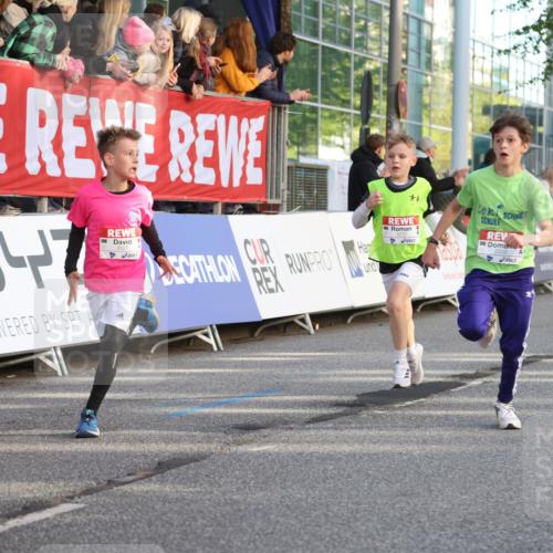 25.04.2025 - Das Zehntel Lena Gebhardt http://msf.ph/oto/7778130 26.04.2025 08:50:36 Ziel 1283, 1458, 1476, 1884, 2098, 2103, 2166, 2208, 2349, 2397, 2492, 2517, 2655, 2728, 2800, 2849, 2855, 2874, 2903, 2920, 3210, 3214, 3233, 3445, 3455, 3485, 3520, 3527, 3528, 3774, 3812, 3849, 3872 meine-sportfotos.de