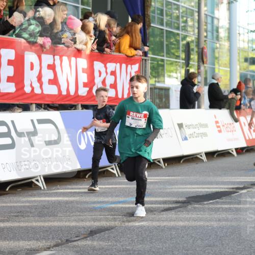 25.04.2025 - Das Zehntel Lena Gebhardt http://msf.ph/oto/7778461 26.04.2025 08:50:45 Ziel 1283, 1458, 1473, 1476, 1884, 2098, 2103, 2156, 2166, 2321, 2349, 2397, 2492, 2517, 2643, 2711, 2800, 2840, 2849, 2852, 2855, 2874, 2903, 2920, 2935, 3210, 3214, 3233, 3445, 3520, 3527, 3528, 3774, 3812, 3849, 3872 meine-sportfotos.de