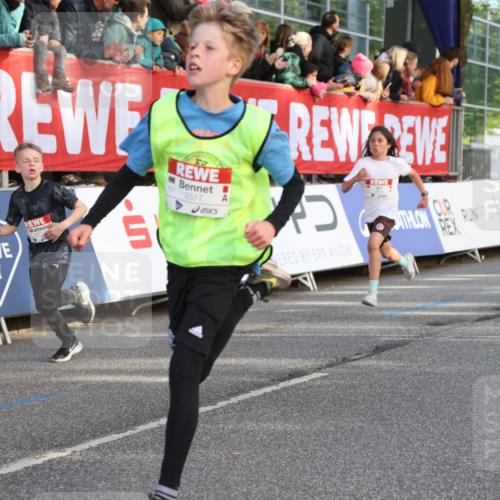 25.04.2025 - Das Zehntel Lena Gebhardt http://msf.ph/oto/7778596 26.04.2025 08:50:46 Ziel 1283, 1458, 1473, 1476, 1884, 2098, 2103, 2156, 2166, 2321, 2349, 2397, 2492, 2517, 2643, 2711, 2731, 2800, 2840, 2849, 2852, 2855, 2874, 2903, 2920, 2935, 3210, 3214, 3233, 3445, 3520, 3527, 3528, 3774, 3812, 3849, 3872 meine-sportfotos.de